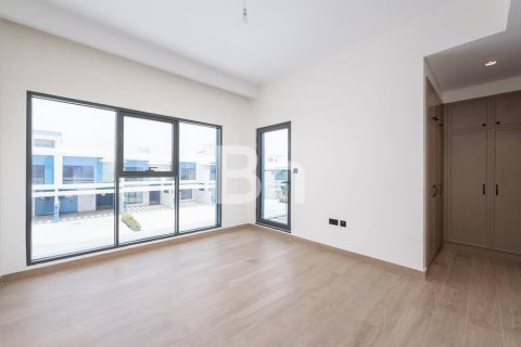 Villa in Damac Lagoons, Dubai 5 bedrooms, 220 sq.m. № 57893 - photo 22