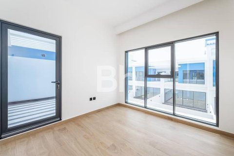 Villa in Damac Lagoons, Dubai 5 bedrooms, 220 sq.m. № 57893 - photo 24