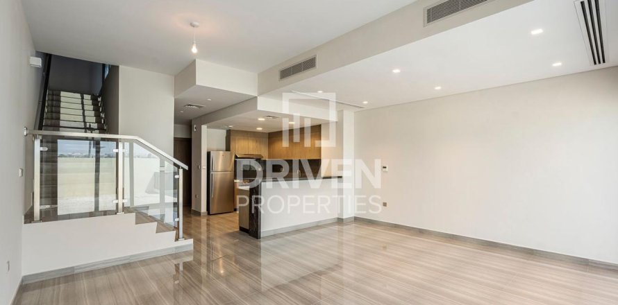 Таунхаус в DAMAC Hills (Akoya by DAMAC), Дубай, 4 спальни, 180м², № 20393