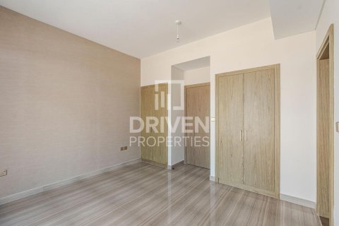 Снять в аренду таунхаус в DAMAC Hills (Akoya by DAMAC), Дубай: 4 спальни, 180м², № 20393 - фото 4