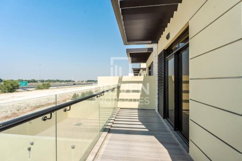 Снять в аренду таунхаус в DAMAC Hills (Akoya by DAMAC), Дубай: 4 спальни, 180м², № 20393 - фото 19