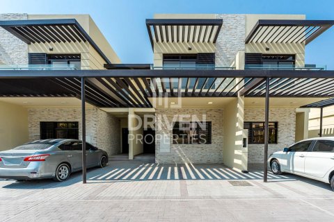 Снять в аренду таунхаус в DAMAC Hills (Akoya by DAMAC), Дубай: 4 спальни, 180м², № 20393 - фото 21