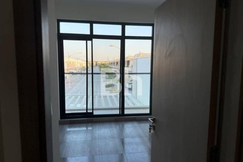 Townhouse in DAMAC Hills (Akoya by DAMAC), Dubai 4 bedrooms, 150 sq.m. № 21935 - photo 11