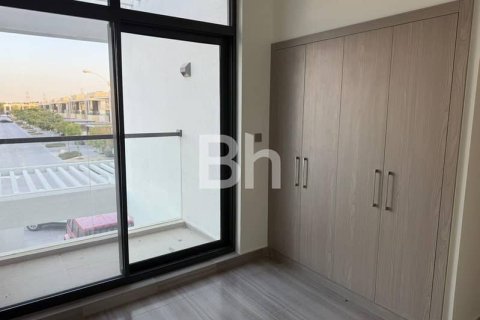 Townhouse in DAMAC Hills (Akoya by DAMAC), Dubai 4 bedrooms, 150 sq.m. № 21935 - photo 13