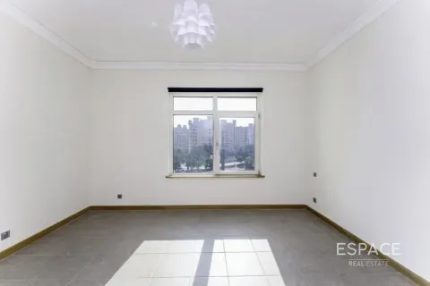 Снять в аренду квартиру в Пальме Джумейре, Дубай: 2 спальни, 145м², № 61991 - фото 2