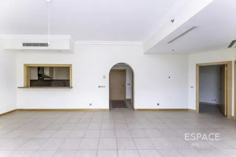 Снять в аренду квартиру в Пальме Джумейре, Дубай: 2 спальни, 145м², № 61991 - фото 5