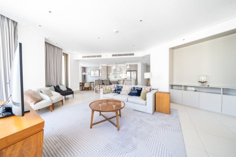 Снять в аренду квартиру в Vida Residence Downtown, Даунтаун Дубай (Даунтаун Бурдж Дубай), Дубай: 3 спальни, 187м², № 73831 - фото 3