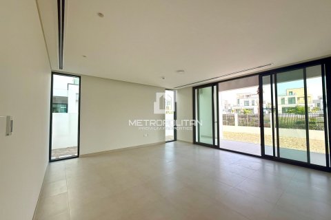 Снять в аренду виллу в Arabian Ranches 3, Дубай: 4 спальни, 378м², № 73823 - фото 3