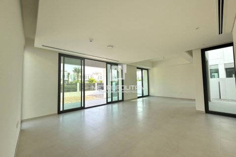 Снять в аренду виллу в Arabian Ranches 3, Дубай: 4 спальни, 378м², № 73823 - фото 2