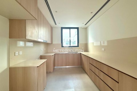 Снять в аренду виллу в Arabian Ranches 3, Дубай: 4 спальни, 378м², № 73823 - фото 5