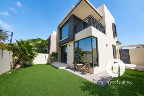 Villa à Dubai Hills Estate, Dubai, 4 chambres, 229 m², № 137718