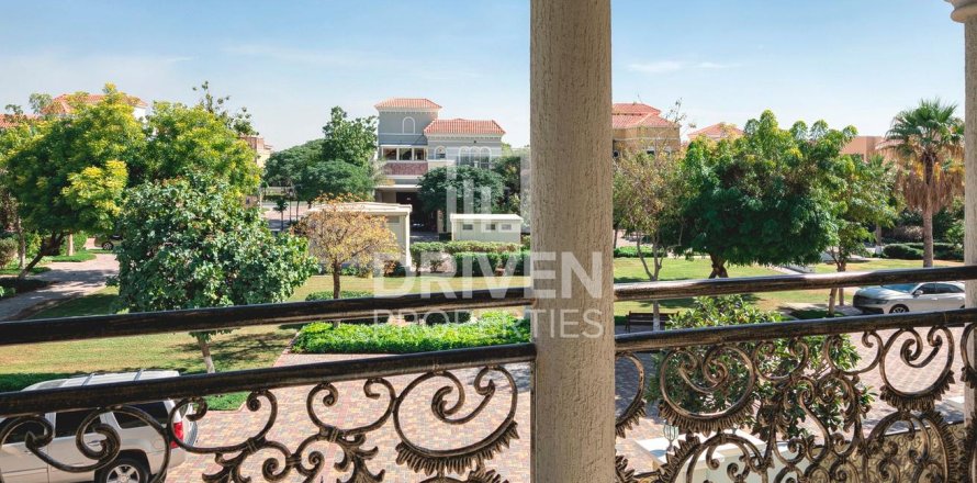 Вилла в The Villa, Дубай, 4 спальни, 570.24м², № 143099