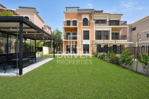 Villa in Jumeirah, Dubai 4 bedrooms, 576.93 sq.m. № 143088 - photo 29