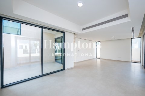 Villa en Arabian Ranches 3, Dubai, 4 dormitorios, 515.81975272 m², № 83842 - foto 17