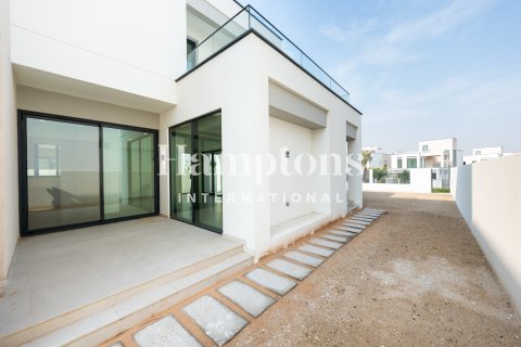 Villa en Arabian Ranches 3, Dubai, 4 dormitorios, 515.81975272 m², № 83842 - foto 26