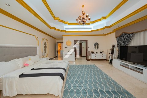 Villa in Dubai 7 bedrooms, 1858 sq.m. № 42492 - photo 6