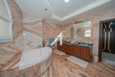 Villa in Dubai 7 bedrooms, 1858 sq.m. № 42492 - photo 15