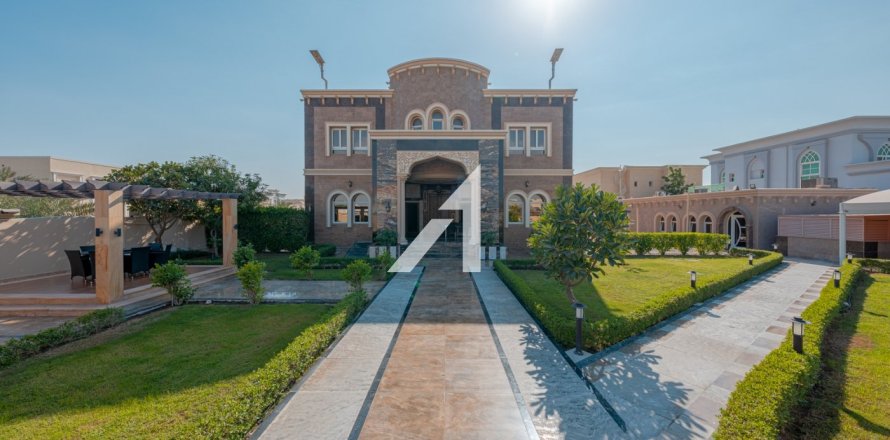 Villa in Dubai 7 bedrooms, 1858 sq.m. № 42492