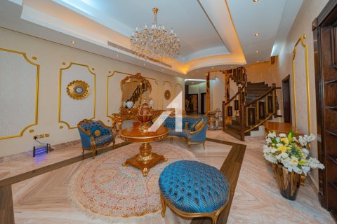 Villa in Dubai 7 bedrooms, 1858 sq.m. № 42492 - photo 26