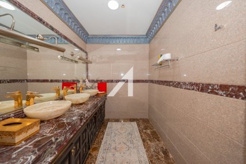 Villa in Dubai 7 bedrooms, 1858 sq.m. № 42492 - photo 13