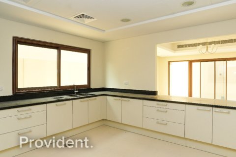 Villa in Meydan, Dubai 4 bedrooms, 307.9 sq.m. № 2174 - photo 27