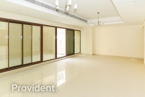 Villa in Meydan, Dubai 4 bedrooms, 307.9 sq.m. № 2174 - photo 5