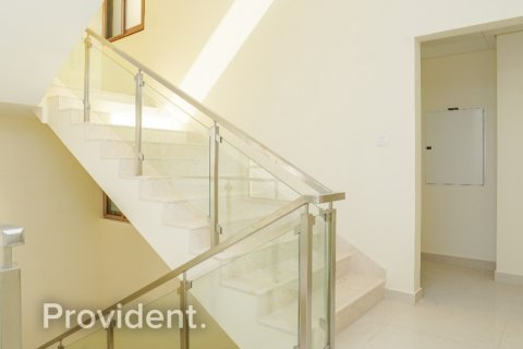 Villa in Meydan, Dubai 4 bedrooms, 307.9 sq.m. № 2174 - photo 17
