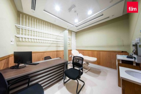 Oficina en Umm Suqeim, Dubai, 481.7 m², № 55762 - foto 16