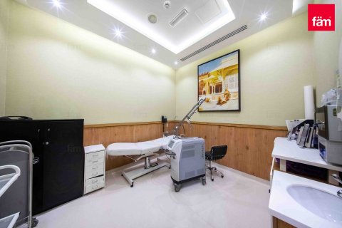Oficina en Umm Suqeim, Dubai, 481.7 m², № 55762 - foto 9
