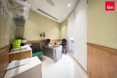 Oficina en Umm Suqeim, Dubai, 481.7 m², № 55762 - foto 12