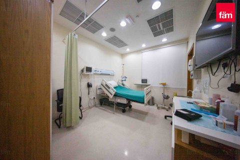 Oficina en Umm Suqeim, Dubai, 481.7 m², № 55762 - foto 11