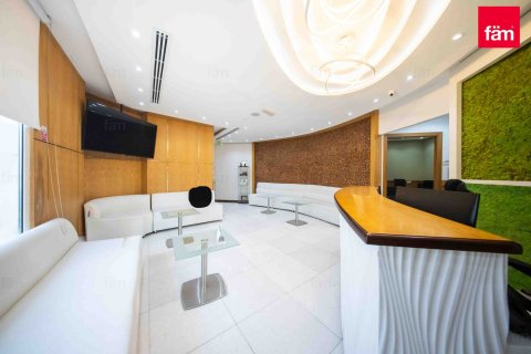 Oficina en Umm Suqeim, Dubai, 481.7 m², № 55762 - foto 1