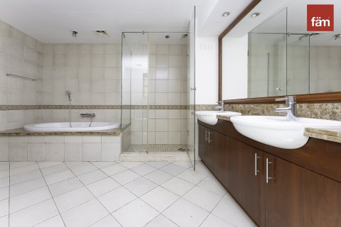 Снять в аренду квартиру в Пальме Джумейре, Дубай: 2 спальни, 175.4м², № 55773 - фото 19