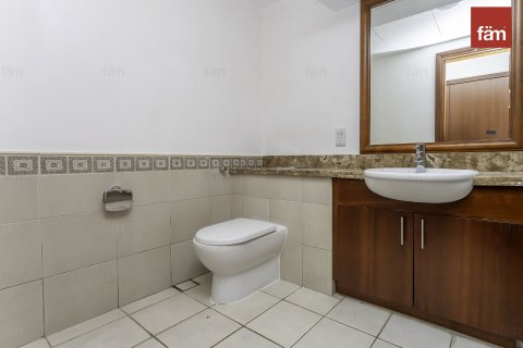 Снять в аренду квартиру в Пальме Джумейре, Дубай: 2 спальни, 175.4м², № 55773 - фото 17