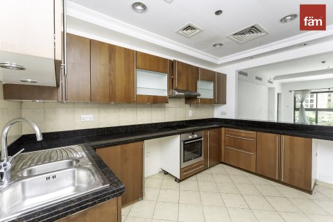 Снять в аренду квартиру в Пальме Джумейре, Дубай: 2 спальни, 175.4м², № 55773 - фото 21