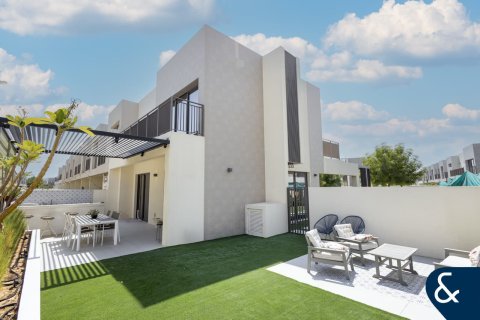 Купить виллу в EMAAR South, Dubai South (Dubai World Central), Дубай: 4 спальни, 237м², № 75475 - фото 1