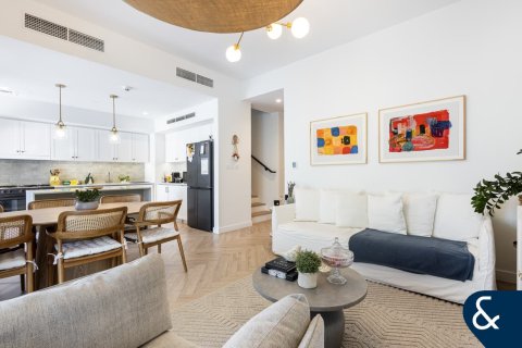 Купить виллу в EMAAR South, Dubai South (Dubai World Central), Дубай: 4 спальни, 237м², № 75475 - фото 2