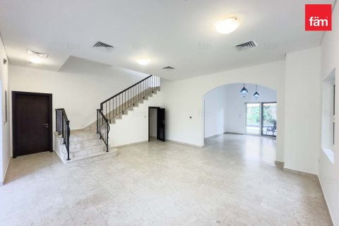 Villa in Dubai 5 bedrooms, 561.6 sq.m. № 64127 - photo 5