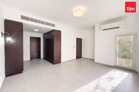 Villa in Dubai 5 bedrooms, 561.6 sq.m. № 64127 - photo 30