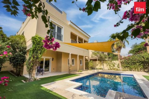 Villa in Dubai 5 bedrooms, 561.6 sq.m. № 64127 - photo 1