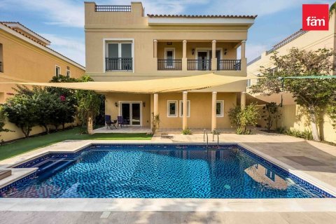 Villa in Dubai 5 bedrooms, 561.6 sq.m. № 64127 - photo 2