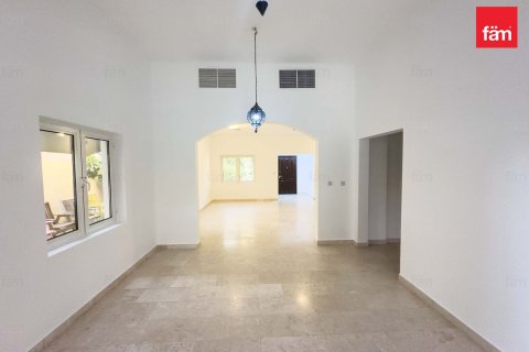 Villa in Dubai 5 bedrooms, 561.6 sq.m. № 64127 - photo 27