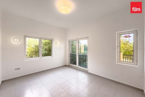 Villa in Dubai 5 bedrooms, 561.6 sq.m. № 64127 - photo 22