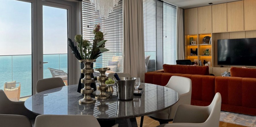 Apartment in Bluewaters, Dubai 4 bedrooms, 230 sq.m. № 9265