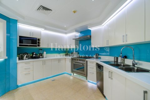 Apartment in FIVE Palm Jumeirah, Palm Jumeirah, Dubai 3 bedrooms, 204.56961891 sq.m. № 77338 - photo 15