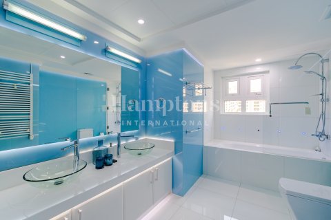 Apartment in FIVE Palm Jumeirah, Palm Jumeirah, Dubai 3 bedrooms, 204.56961891 sq.m. № 77338 - photo 10