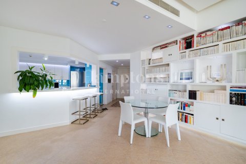 Apartment in FIVE Palm Jumeirah, Palm Jumeirah, Dubai 3 bedrooms, 204.56961891 sq.m. № 77338 - photo 9