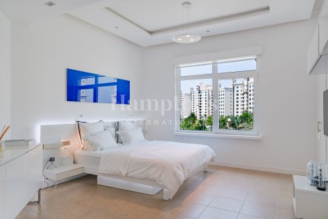 Apartment in FIVE Palm Jumeirah, Palm Jumeirah, Dubai 3 bedrooms, 204.56961891 sq.m. № 77338 - photo 11