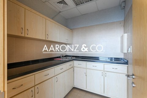 Снять в аренду офис в Джумейра Лейк Тауэрс, Дубай: 169м², № 46855 - фото 10