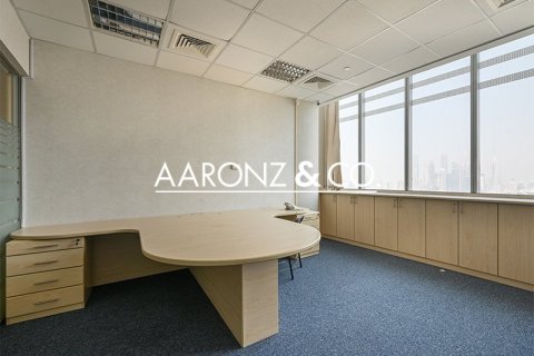 Снять в аренду офис в Джумейра Лейк Тауэрс, Дубай: 169м², № 46855 - фото 8